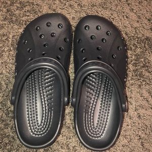 Black crocs